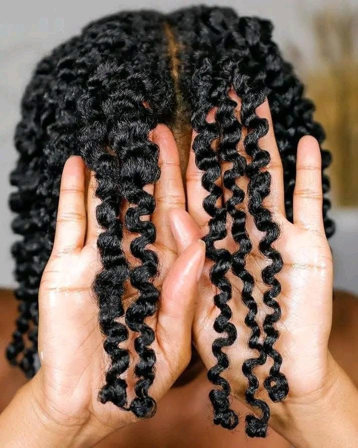 Butterbloom deep herbal and oil hair mask in 8oz jar, showcasing the product with herbal ingredients and nourishing oil blend.